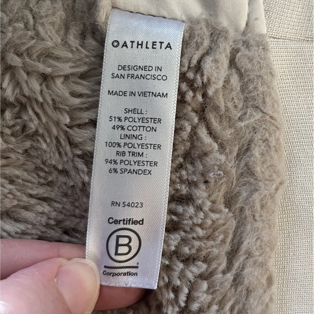 Athleta Hoodie Jacket Women’s M Triumph Luxe Shine Pearl Cream 511431 Faux Fur - Picture 11 of 11